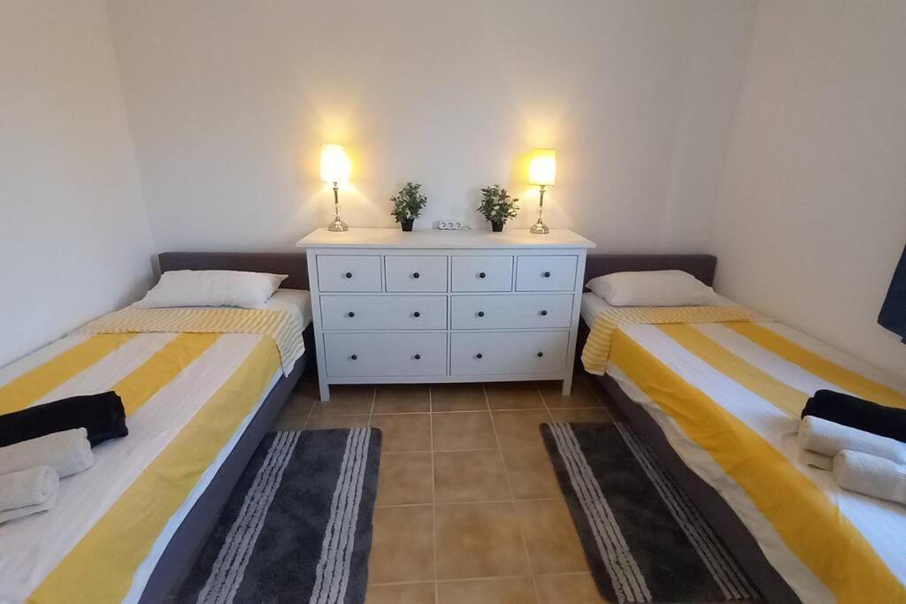 Sunset Suite Victoria Extérieur photo